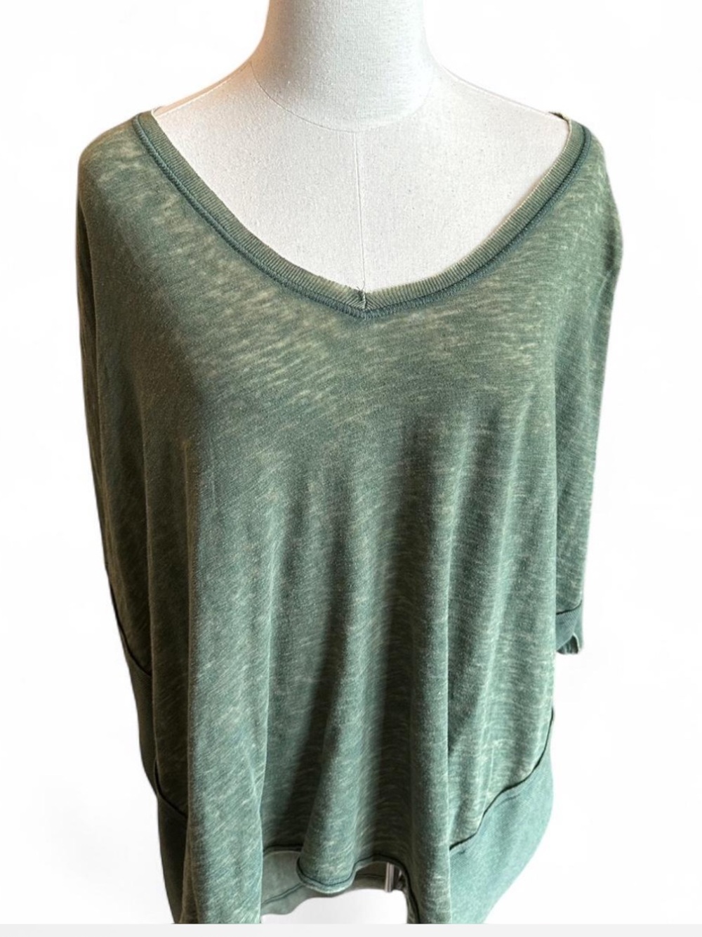 FREE PEOPLE x WE THE FREE Scoop SS Top with Hi Lo Side Slit in Olive  — XS